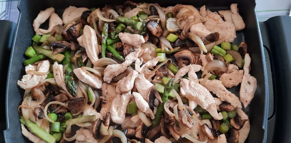 Image Escalopes à la Crème, Asperges Vertes et Champignons 20