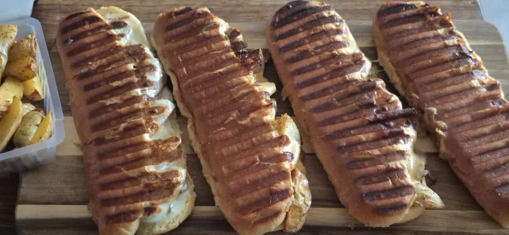 Image Hot Dog Façon Panini à la Viande de Kebab