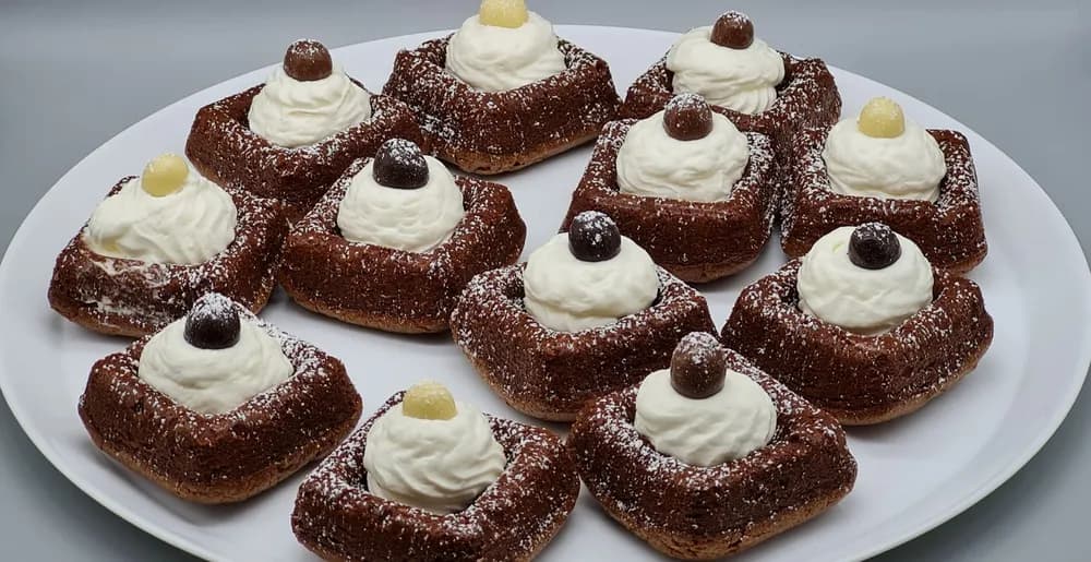 Image Savarins Moelleux Chocolat et Chantilly