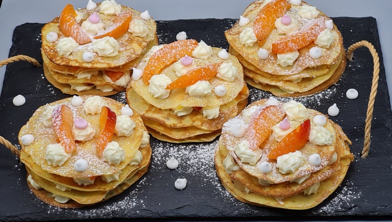 Minis-Gateaux-Crepes-Fruits-Chantilly