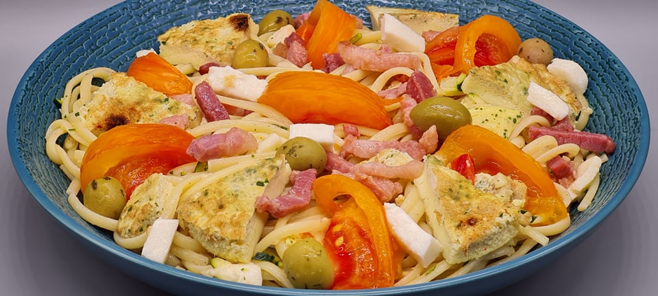 Salade-Spaghettis-Omelette-Lardons