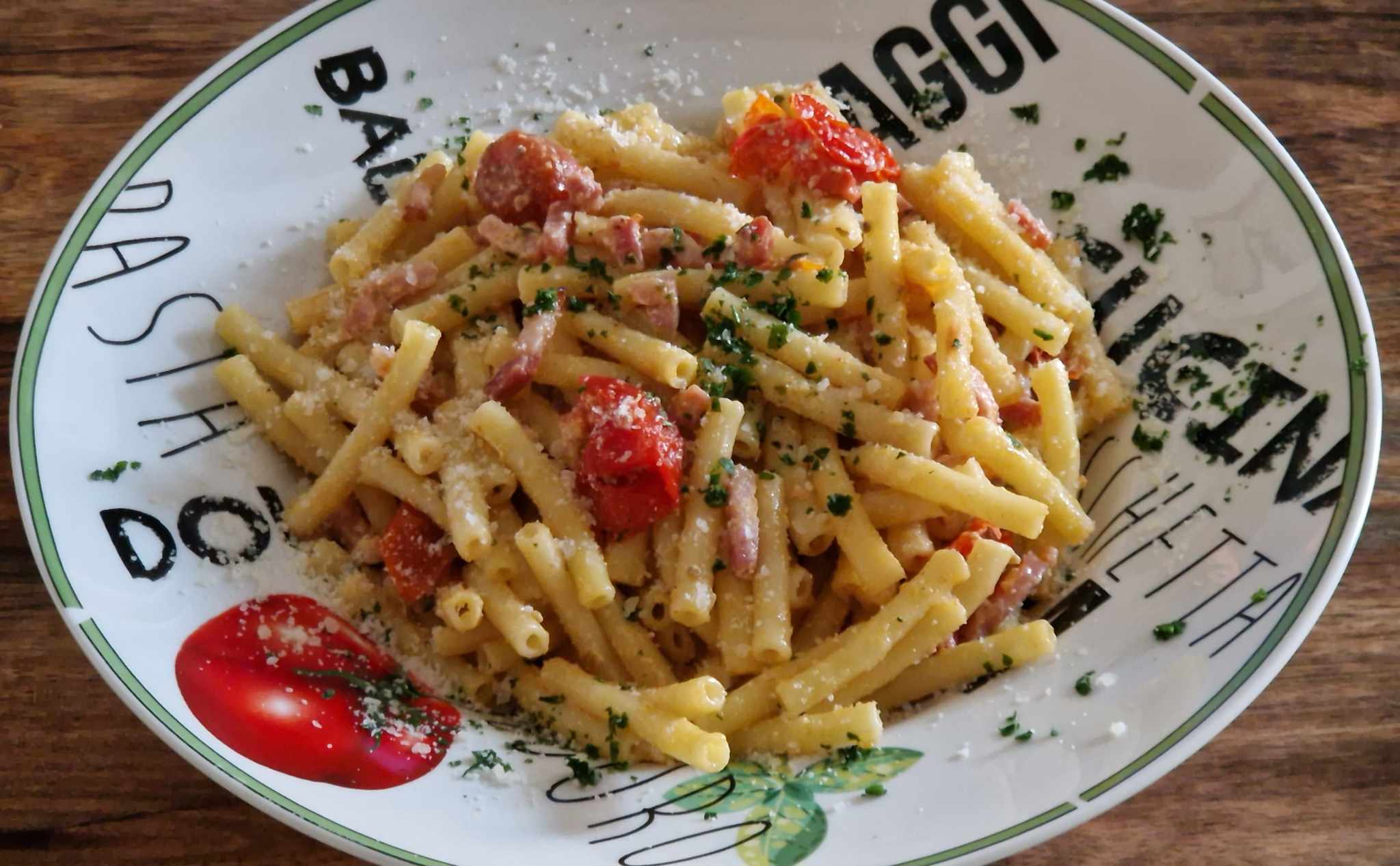 Macaronis-Lardons-Tomates-Cerises