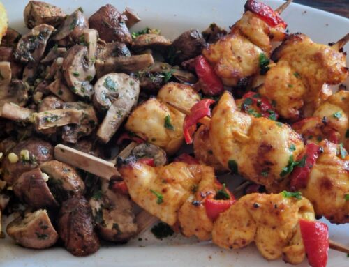 Brochettes de Poulet et Champignons à l’Ail